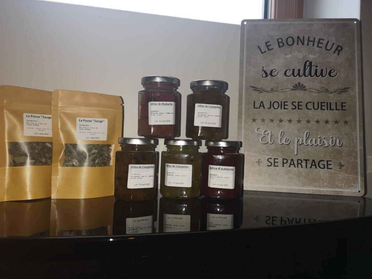 La Pause Bed and Breakfast Surville  Buitenkant foto