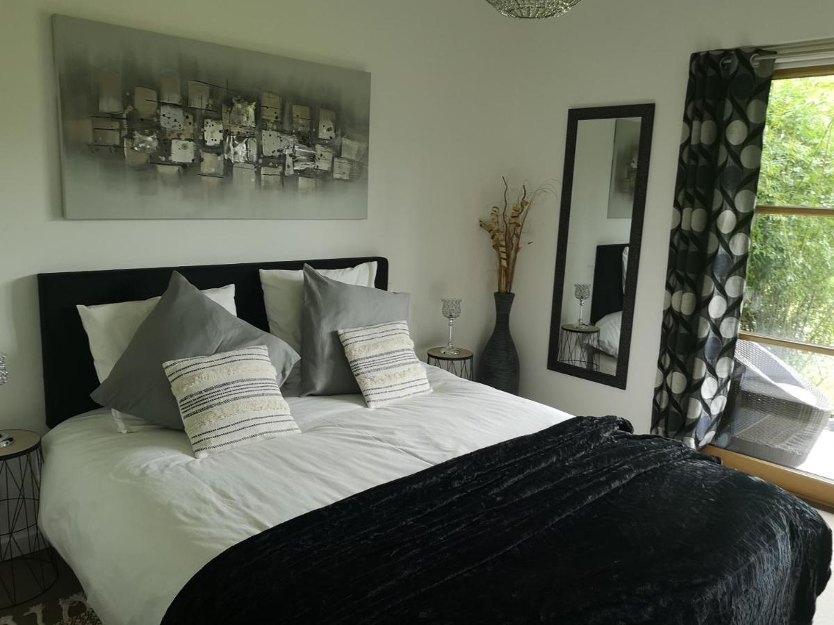 La Pause Bed and Breakfast Surville  Buitenkant foto