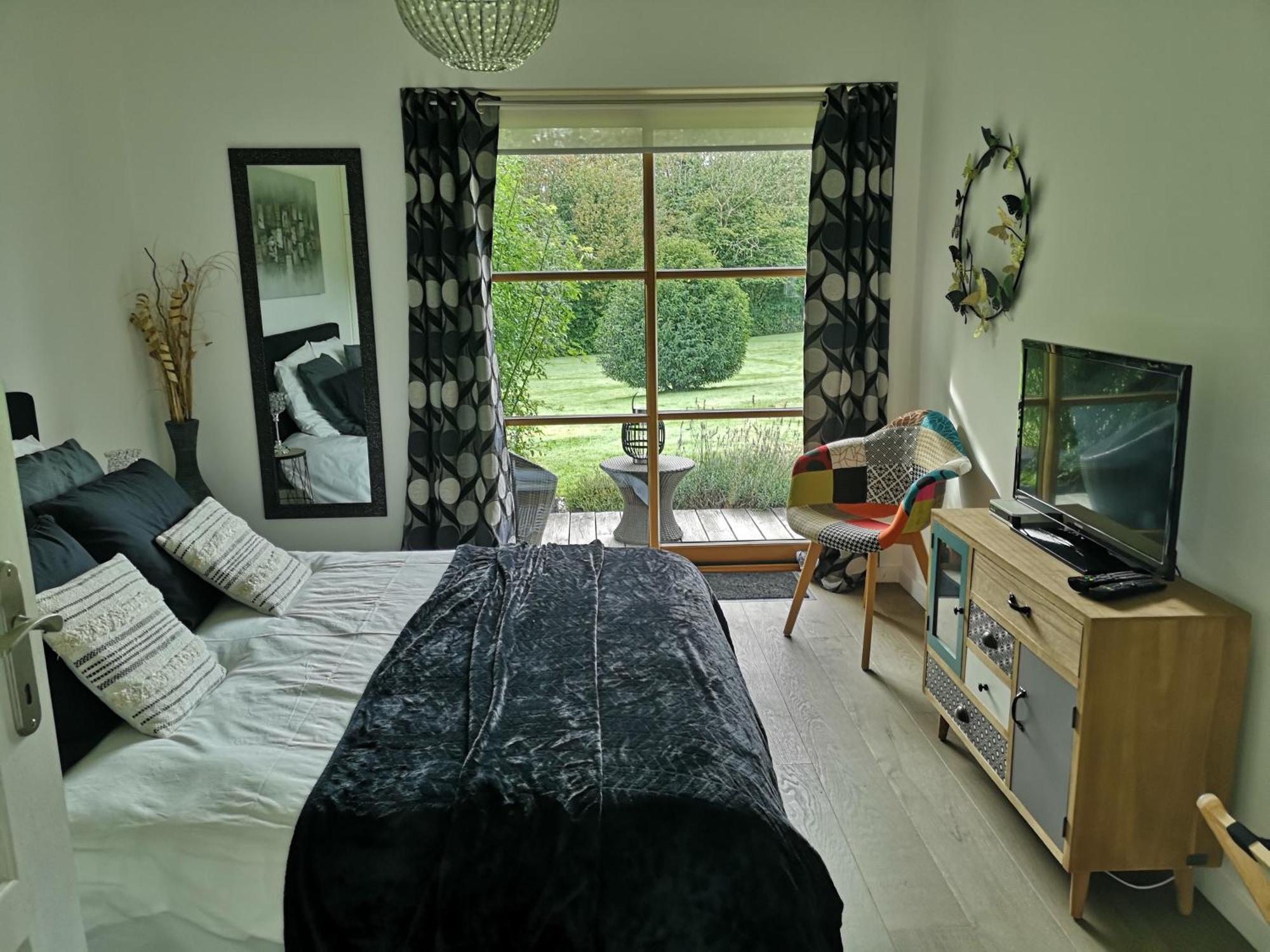 La Pause Bed and Breakfast Surville  Buitenkant foto